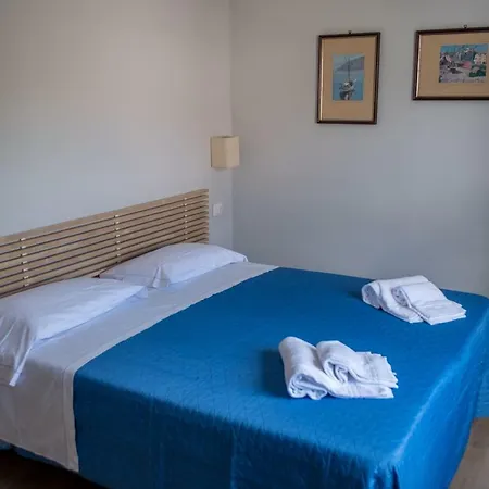 Riviera Bed & Breakfast *