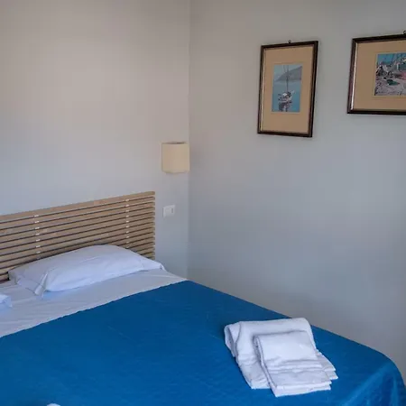Riviera Bed & Breakfast *