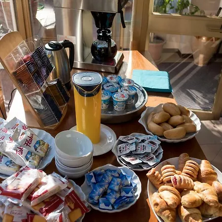 Riviera Bed & Breakfast *